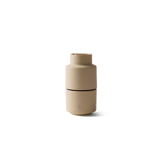 Crushgrind Billund 12 cm młynek do czosnku beżowy ceramiczny premium