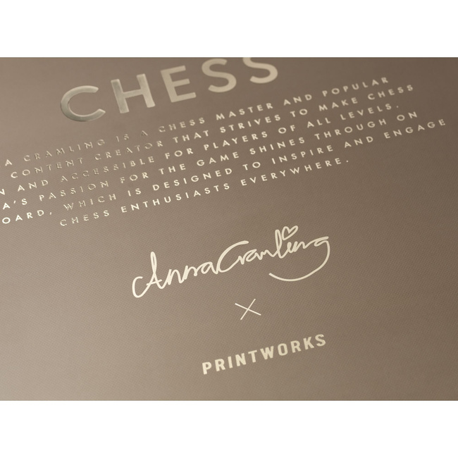 Szachy drewniane Printworks Anna Cramling, plansza 37,2 cm z oznaczeniem pól